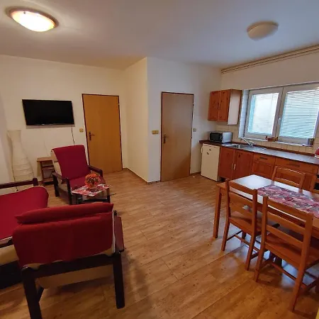 Apartmán 2 Zdenko 2kk Appartamento *